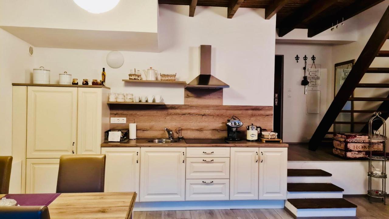 Romantic Apartments Sweet Baci Марибор Экстерьер фото