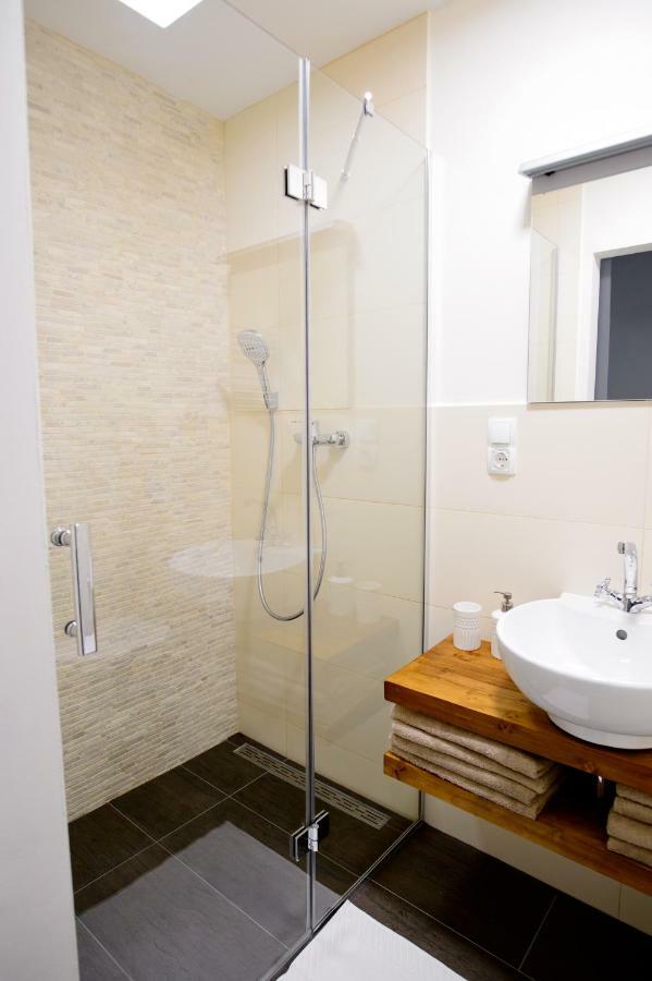 Romantic Apartments Sweet Baci Марибор Экстерьер фото